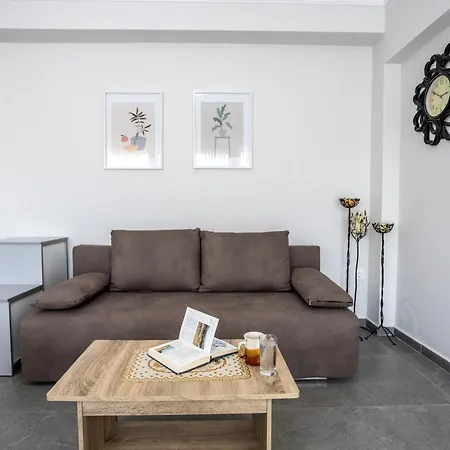 Natalia Peramos Apartament Néa Péramos